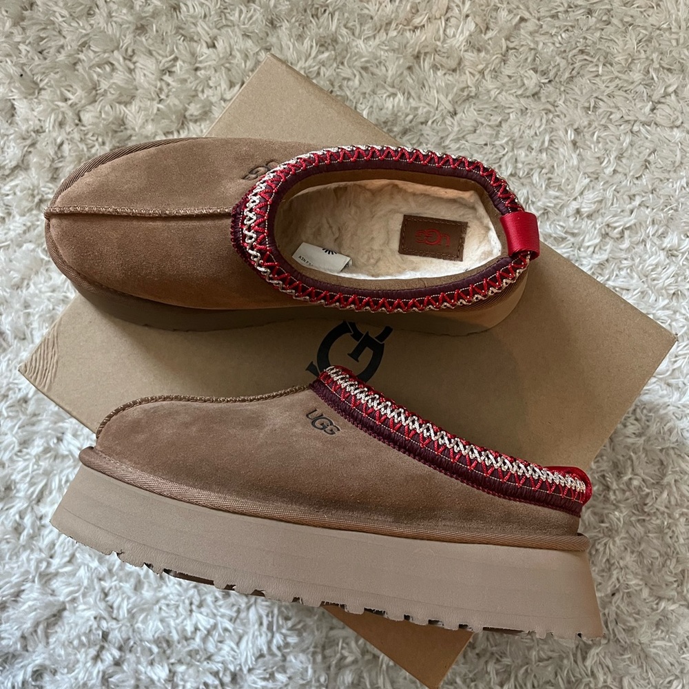 UGG tazz women size 6 NWOT chestnut